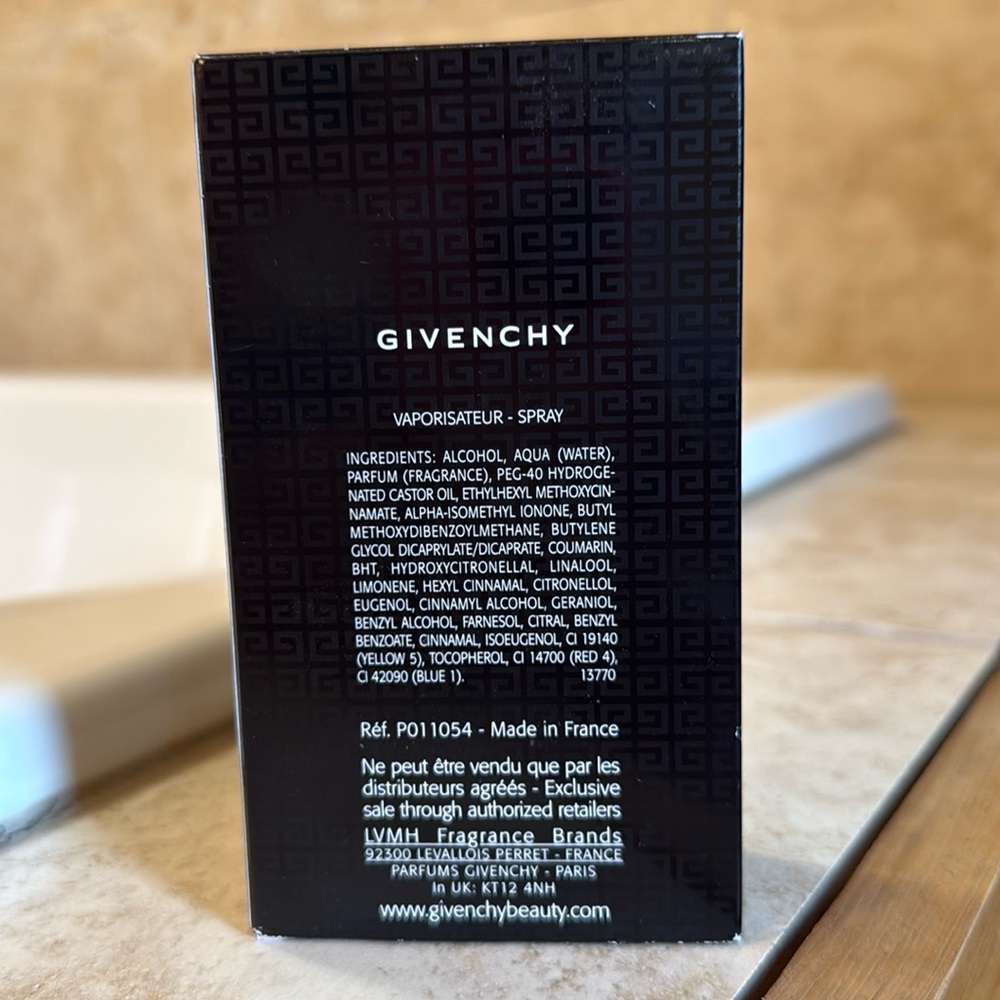 Givenchy Gentleman Cologne NEW - Picture 2 of 5
